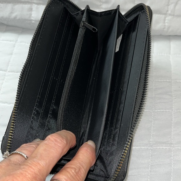 🔥🔥🔥Rampage Black Fabric w/Vegan Leather Accents Wallet w/4 Interior Sections - Picture 4 of 7